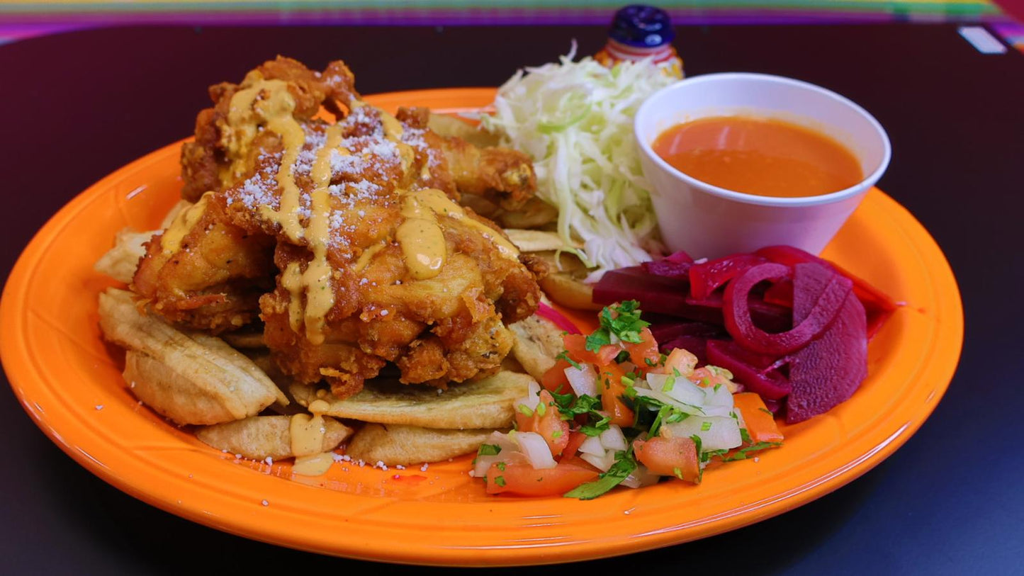 POLLO O CHULETA CON TAJADAS